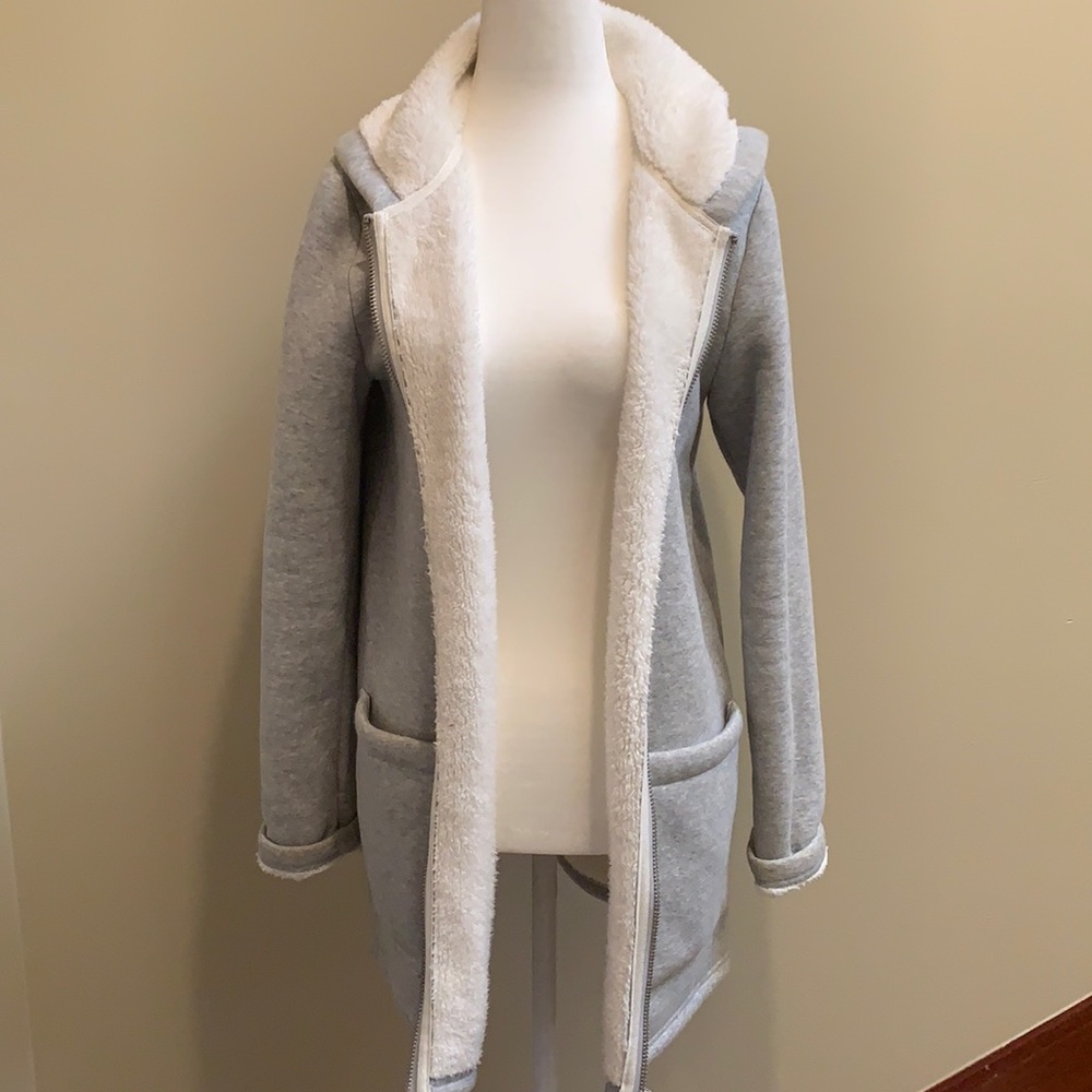 Forever 21 SOFT faux fur Sweatshirt!